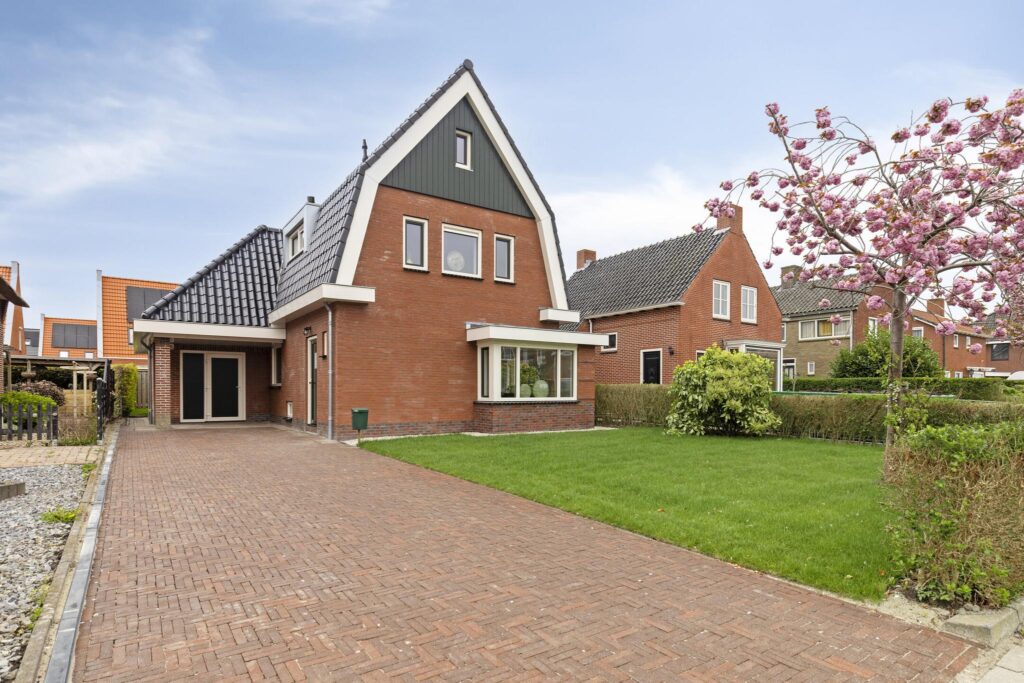 Hoofdafbeelding Scharreweersterweg 37